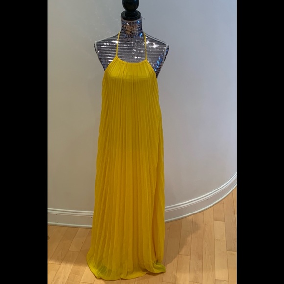 Forever 21 Dresses & Skirts - Bright Yellow Dress! Forever 21 Dresses & Skirts - Bright Yellow Dress!